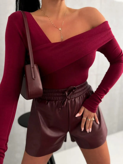 New solid color fashionable and sexy off shoulder long sleeved T-shirt