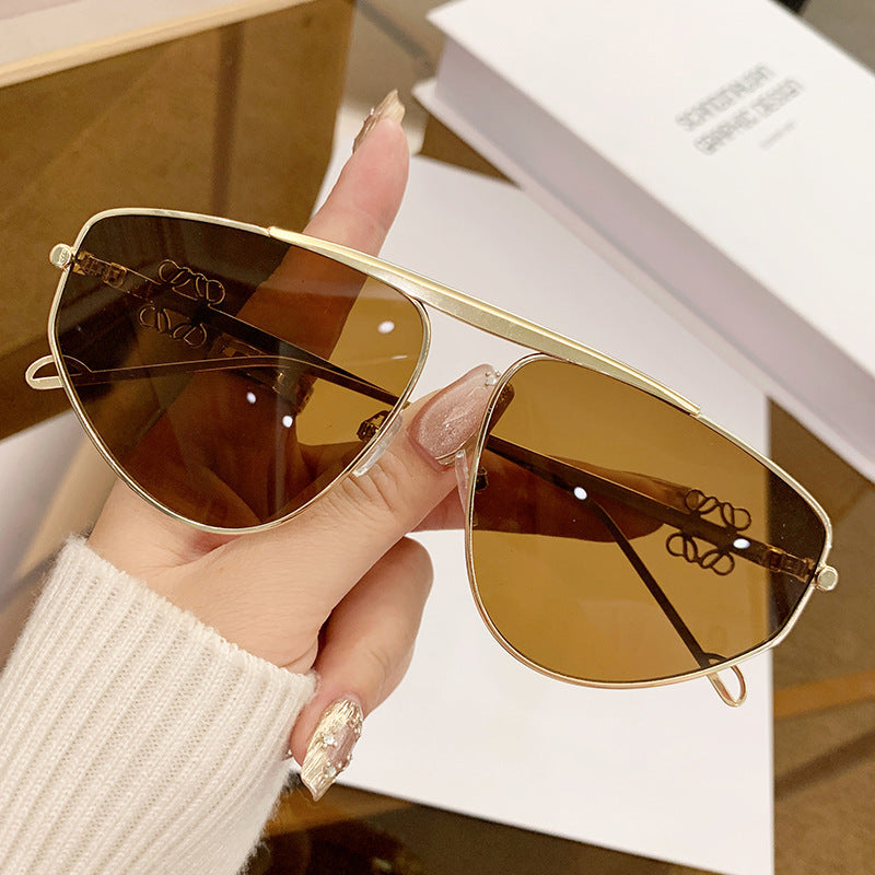 Single beam irregular sunglasses, metal toad hollow sunglasses, European and American UV resistant sunglasses, concave design for women